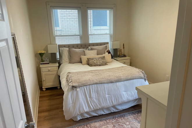 Bedroom Available - ISO SUBLETTER in Tenleytown 2 Bed 1 Bath Apt- spacious with tons of natural light!