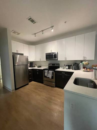 Kitchen - Rambler South Apartments