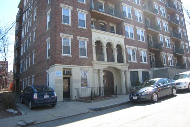 hubrealtyproperties.com - Allston, handy 2 bedroom, next to the 57 bus Apartments