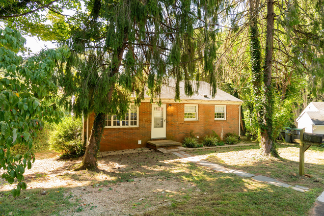 Exterior - 3 Bedroom Apartment Available 26-27 Term