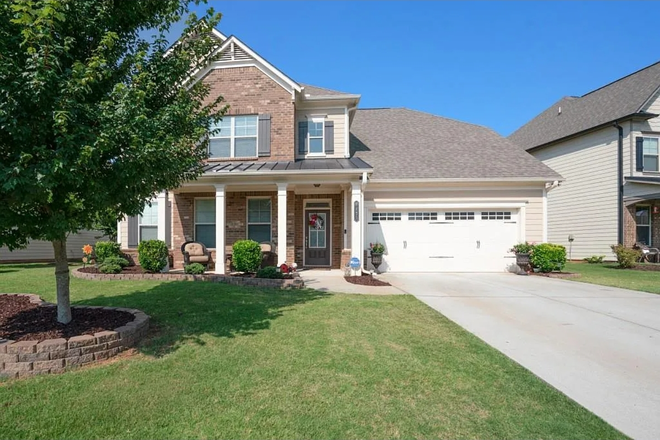 Exterior of Home - Private Rooms in Beautiful Home – 5 Minutes from UNG | Utilities Included