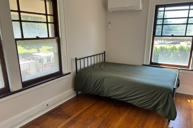 Bedroom - Family Style House