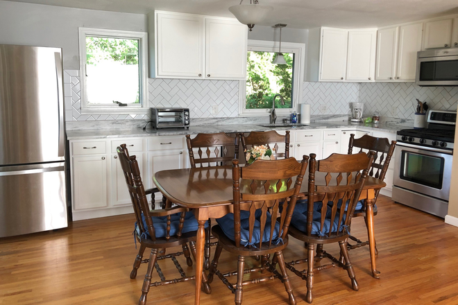 Kitchen - Spacious 3 Bedroom, 2 Bathroom House for 2026-27 - 12 minutes to Campus!