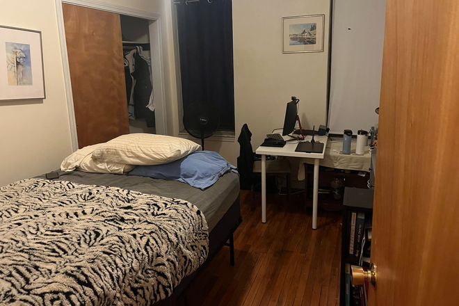 Bedroom - 1 room available in 3 bed 2 bath apartment