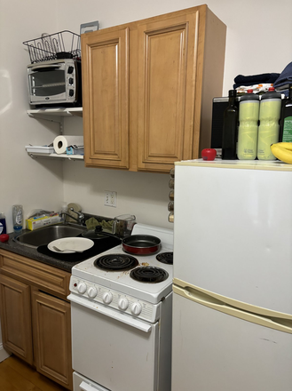 Kitchen - Studio Available 9/1/26! *CONTACT NOAH 603-470-8181 Apartments