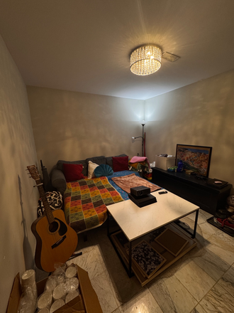 living room/den - 4Bed 1Bath (2Bed available for rent)