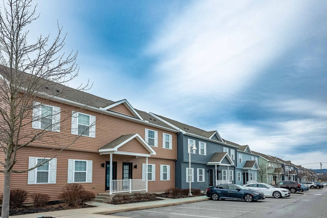 Outside view - Private Room and Bathroom at the Vilas (Signing bonus available)