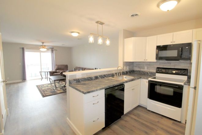 Kitchen - Remodeled 3 Bed/3 Bath Condo Walkable to JMU!