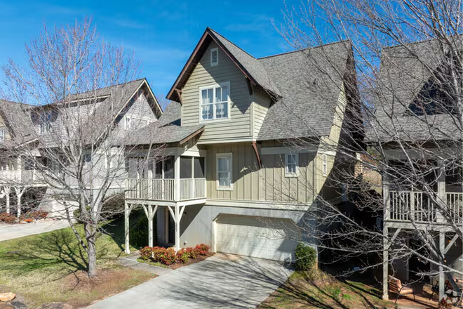 4BR w/ GARAGE - The Retreat