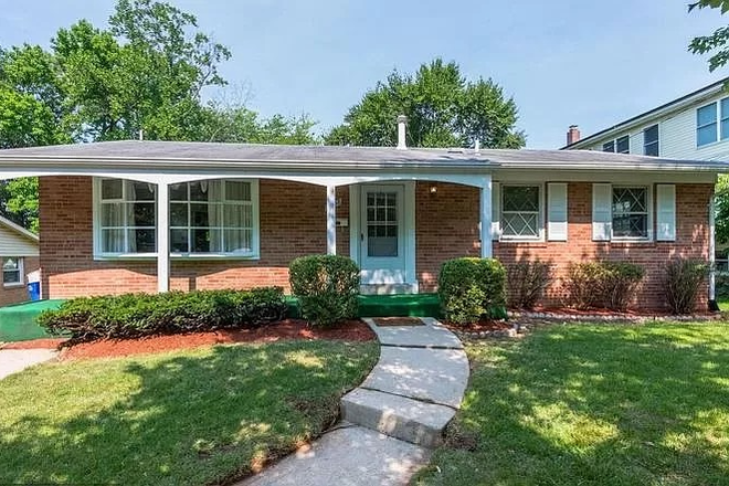 Front of house - Whole floor (1 bed + 1 bath) in 4Br/3Br Berwyn Heights House
