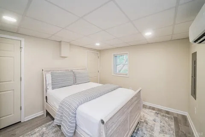 Bedroom - Basement Apartment, Utilities Included, 13 minutes from LU