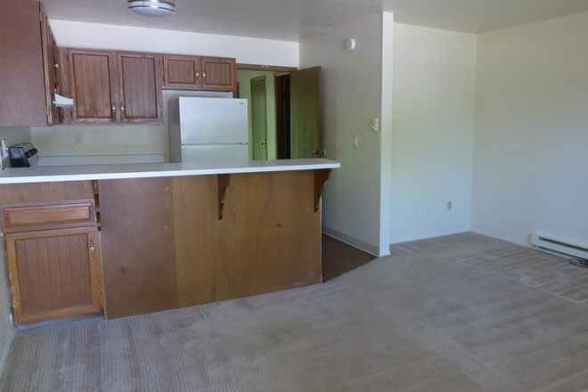 2 - AVAILABLE 8/5: 3640 Hayden Pl #2 Apartments