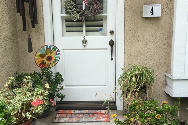 Entrance - Large Private Room for Rent