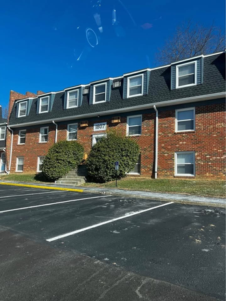 Outside street view - Subletting The Mill apartment - Close to VT, parking included, 3BR / 1B, laundry, bus stop
