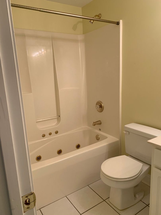 - 2 Bedroom 2.5 Bath Townhouse with 2 Car Garage