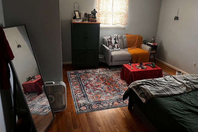 Summer Sublet Room photo 1 - SUMMER SUBLET CLOSE TO CAMPUS