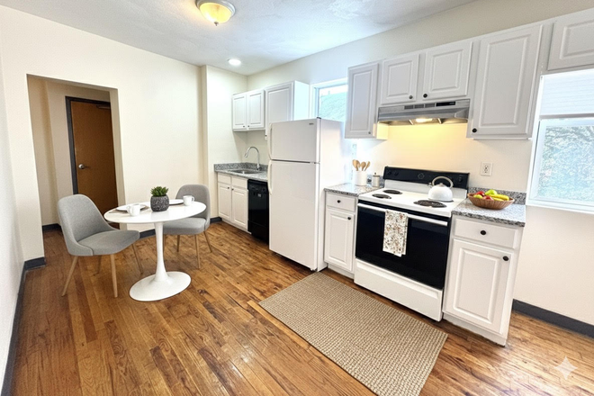 Call NOW for showings! 617-236-8600 - HUNTINGTON AVE - GREAT DEAL! RENOVATED 3BR/1BA W/ LNDRY IN BLDNG, EXP BRICK, EIK, DW FOR *9/1/2026*