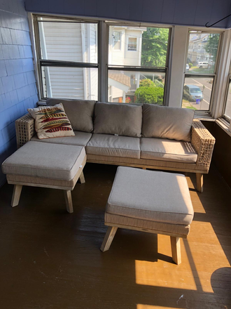 Sun room - House near campus, looking for roommate