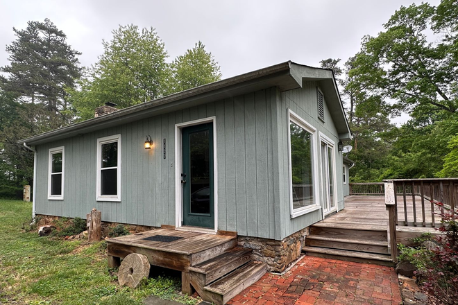 - Garth Road House!