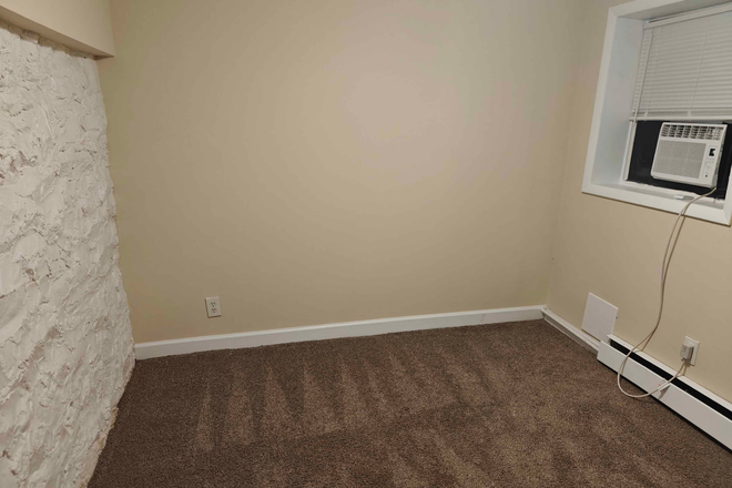 Your room - 327 E University
