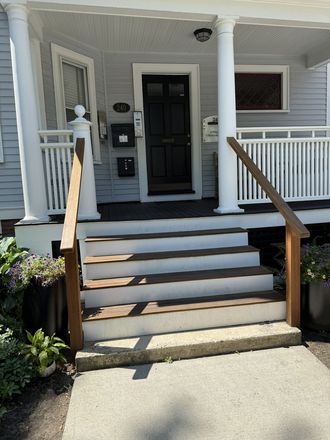 Street facing entry - Concord Ave