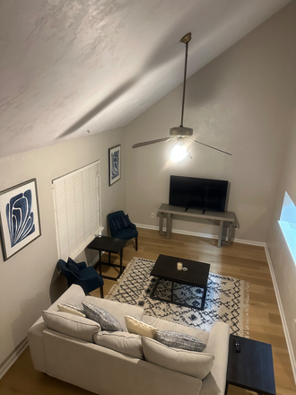 Front room - Spacious Townhouse near FSU and FAMU