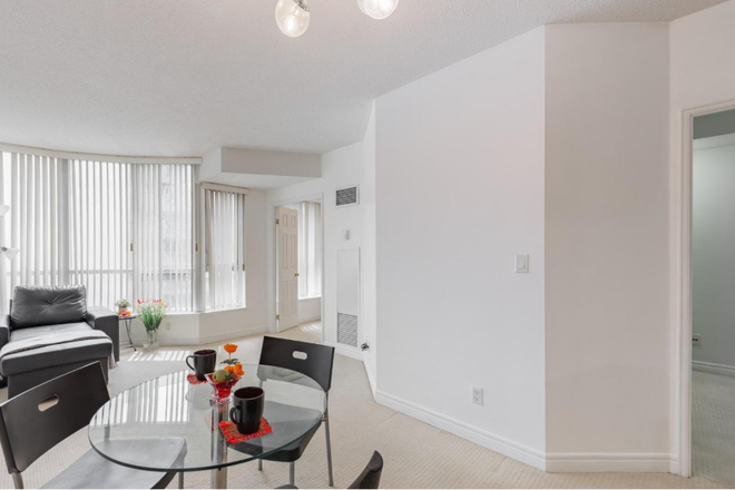 dining room - Unbeatable Location! Safe & Secure 2-Bedroom Condo at Yonge & Bloor – Perfect for U of T & TMU study