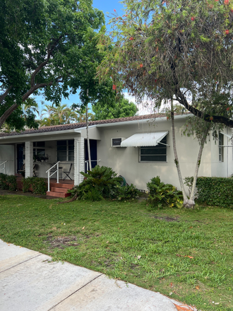 Street view - 2/1 Duplex apartment by Coral Gables and Metro Station