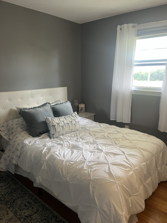 Bedroom - House, next to campus