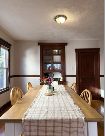 dining room - 2 person apartment close to Tufts campus