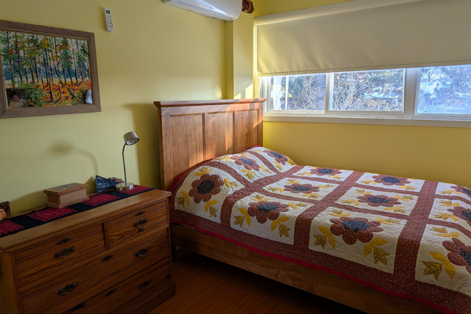 Bedroom A - (FOR FEMALE) Private rooms for rent in a shared townhouse at Driftwood Avenue