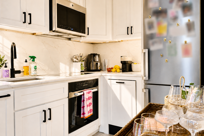 1 - Beacon Hill Studio for rent No Fee Central Air and laundry in unit Avail 9/1