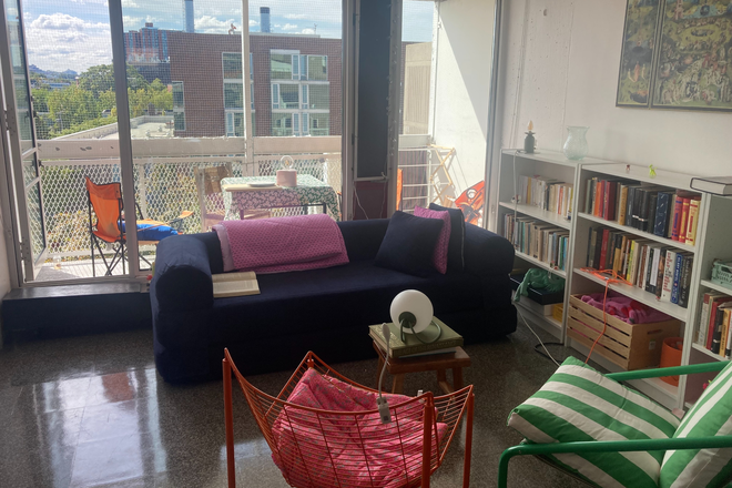 Living room - FULL apartment sublet - near Harvard Square - Dec and/or Jan - 2700$/month