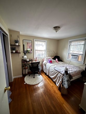 Bedroom - Furnished sublet close to green line and NEU