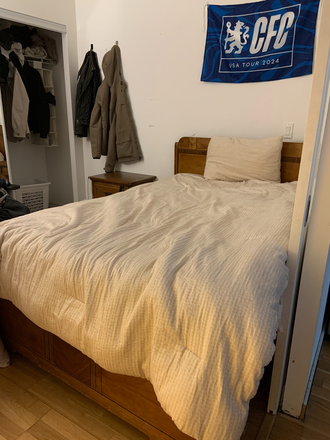Bedroom 2 - Furnished 1 bed + private bath in 2B/2B Toronto apt, in-unit laundry, May-August sublet