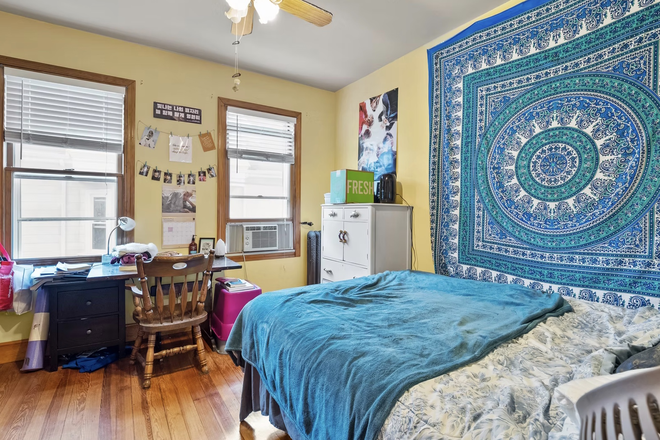 Bedroom - Lease takeover (no security deposit) fully furnished