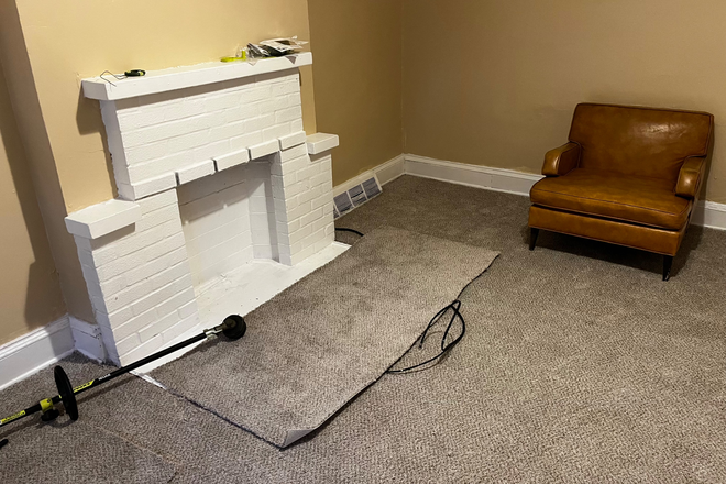 Living room - Walkable Apt to CWRU