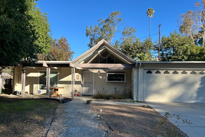 Front of House - Masters Hall, currently consisting of recent college graduates and a UCR graduate student.