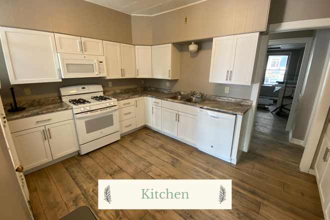 Kitchen - Five Bed House Near Campus + Downtown