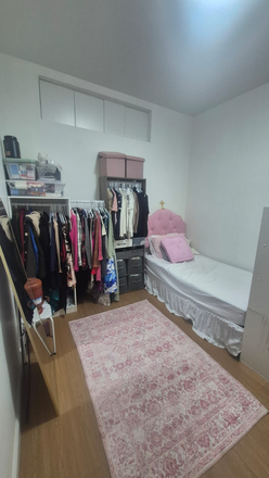 Room - Subletting Room for Girl Apartments