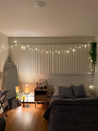 Bedroom - Newton Court Apartment - Graduate Housing