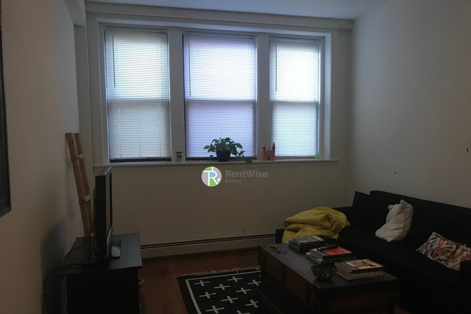 1 - SEPT 2026 - Allston 2 Bed, H/HW Included, Fitness Center, Laundry On Site, No Broker Fee