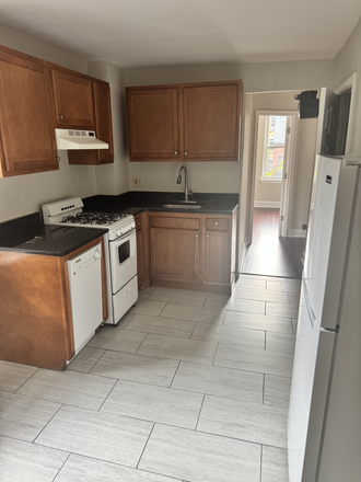 1 - Suffolk Off Campus 2 bedroom Beacon Hill NO FEE!!