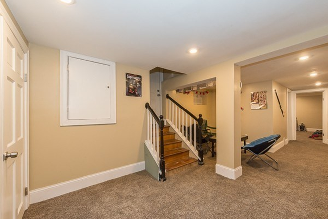 2nd Living Area - Renvoated 6 Bedroom with backyard and deck!! House