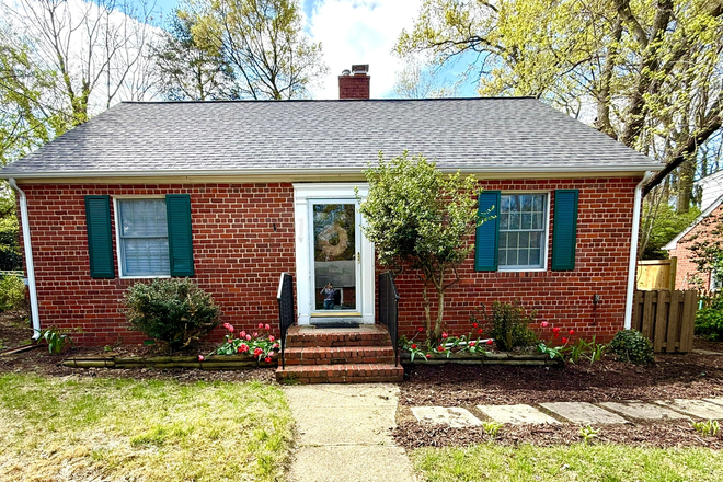 Exterior - King Street Metro - Room in Quaint House