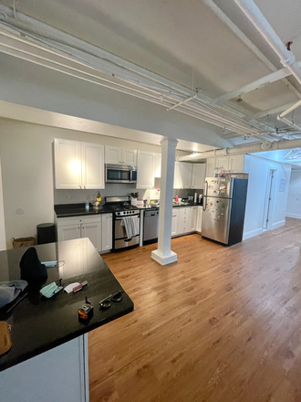 . - 3-bed 1.5-bath on Hemenway St. No broker fee. Contact Will McGowan 617.512.5822