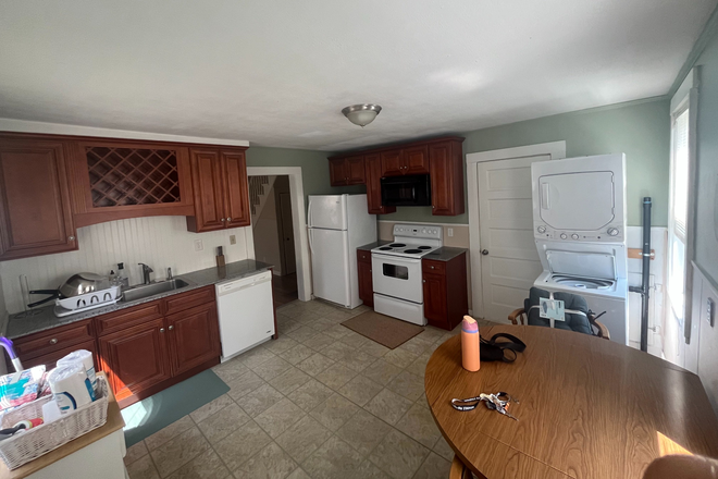 Kitchen - 46 Old Amherst Road, Close to 31 Bus stop