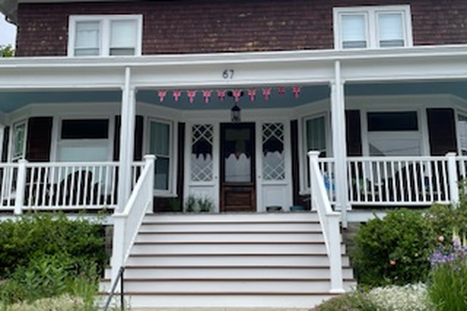 House - $634 - 1br room available - Share a beautiful Townhouse - East Providence
