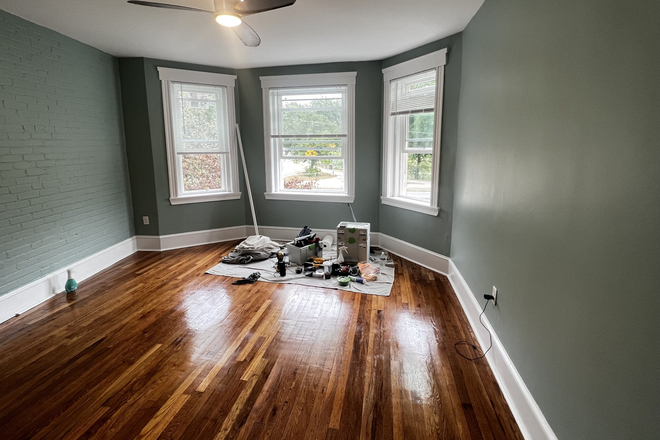 Visit hubrealtyproperties.com - Fenway, excellent parkview 2 bedroom, with large kitchen and living room, don't wait