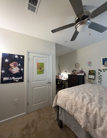 Private & Spacious Bedroom - High-Rise Apartment Lease Takeover: Private Bedroom, Private Bathroom, Spacious Closet